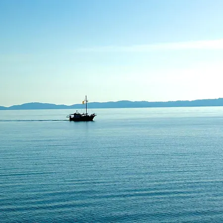 Candi Luxury 2 Апартаменты *