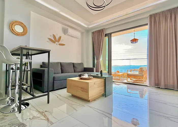 Candi Luxury 2 Neos Marmaras