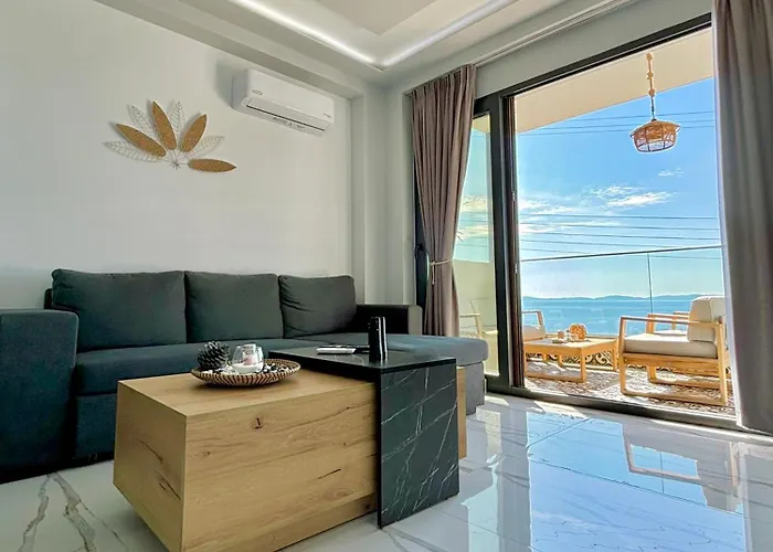 Candi Luxury 2 * Neos Marmaras