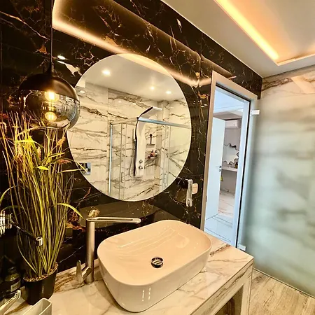 شقة Candi Luxury 2 *