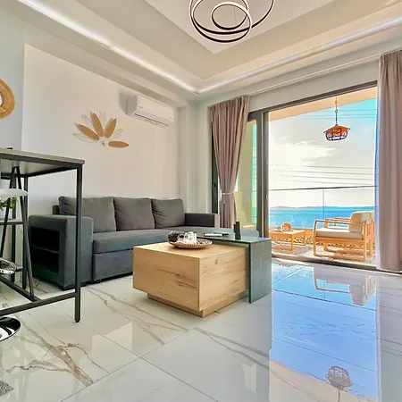 Candi Luxury 2 نيوس مارماراس